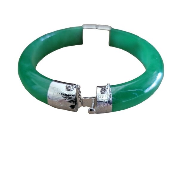 Macy's Bridge Cultured Pearl Bangle 3" Women's Jade Color NWT $450 - Picture 2 of 7